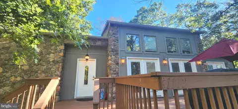 1112 Lee Rd, Basye, VA 22810