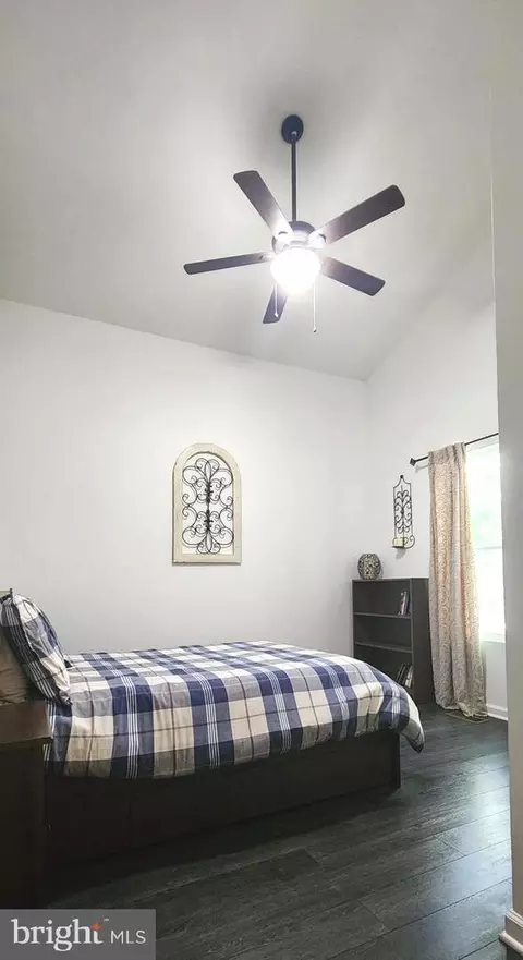 Bedroom - 1112 Lee Rd, Basye, VA 22810 photo 11 of 12