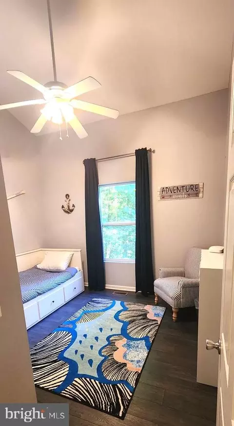 Bedroom - 1112 Lee Rd, Basye, VA 22810 photo 7 of 12