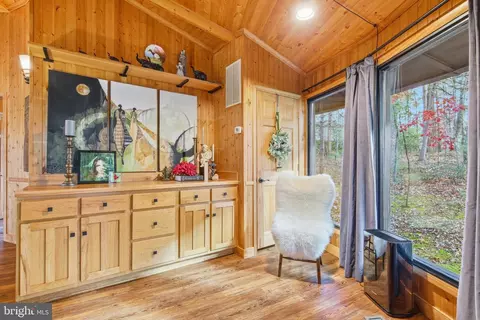 Entry Way - 103 Killmon Rd, Basye, VA 22810 photo 1 of 3