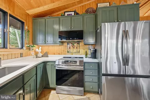 Kitchen - 103 Killmon Rd, Basye, VA 22810 photo 3 of 4
