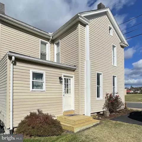 484 E Queen St, Strasburg, VA 22657