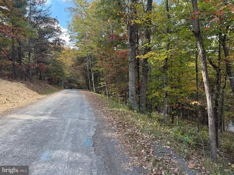 Susan Road, Mount Jackson, VA 22842