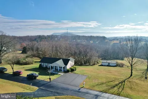 522 Manor Hill Dr, Toms Brook, VA 22660