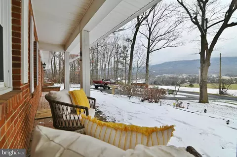 2148 Alonzaville Rd, Woodstock, VA 22664