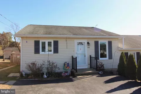 442 Pleasant View Dr, Strasburg, VA 22657