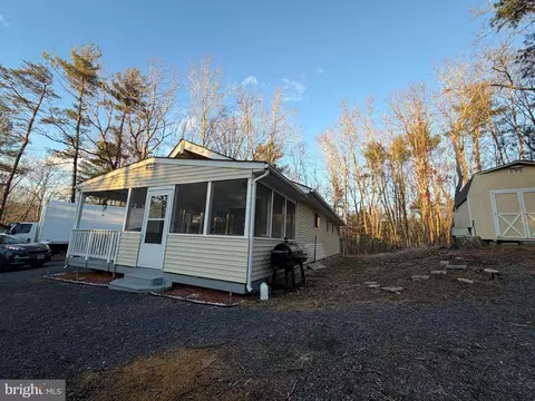 Exterior - 359 Straton Way, Basye, VA 22810 photo 6 of 9