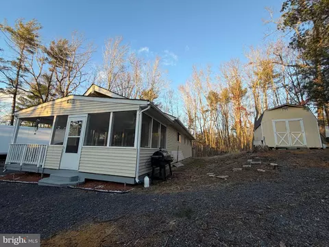 Exterior - 359 Straton Way, Basye, VA 22810 photo 7 of 9