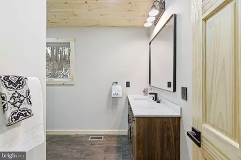 Bath - 67 Knight Dr, Basye, VA 22810 photo 2 of 4