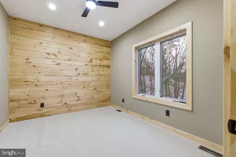 Bedroom - 67 Knight Dr, Basye, VA 22810 photo 1 of 6