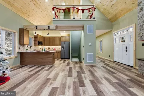 Entry Way - 67 Knight Dr, Basye, VA 22810 photo 2 of 6