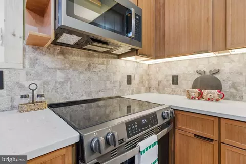 Kitchen - 67 Knight Dr, Basye, VA 22810 photo 3 of 4