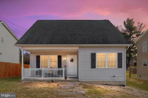 174 Charles N, Strasburg, VA 22657