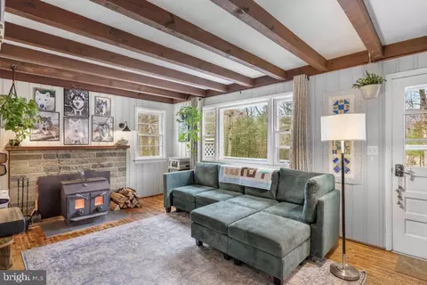 4992 Saint Davids Church Rd, Fort Valley, VA 22652