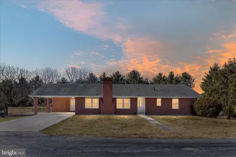 4 High View Dr, Maurertown, VA 22644