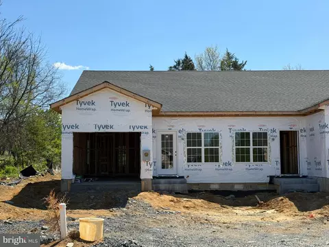 335 Lora Dr, Woodstock, VA 22664