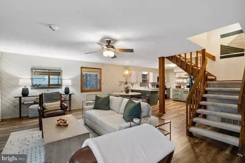 Entry Way - 162 Forrest St, Basye, VA 22810 photo 1 of 6