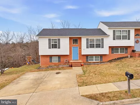 549 Stonewall St, Strasburg, VA 22657