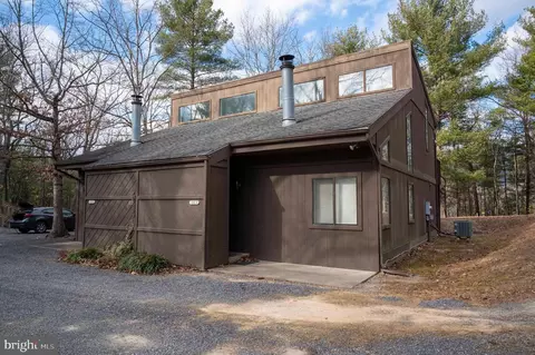 377 Spitz #100 A&B, Basye, VA 22810