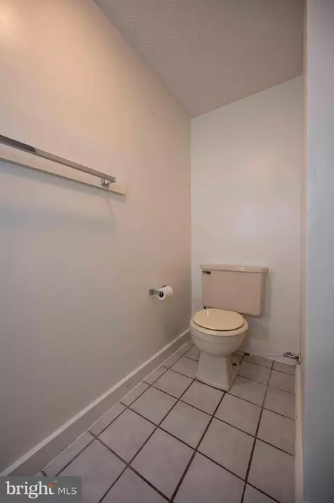 Bath - 377 Spitz #100 A&B, Basye, VA 22810 photo 8 of 11