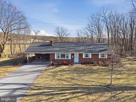 891 Stoneburner Rd, Edinburg, VA 22824