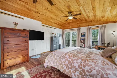 Bedroom - 151 Patrick Ln, Mount Jackson, VA 22842 photo 2 of 6