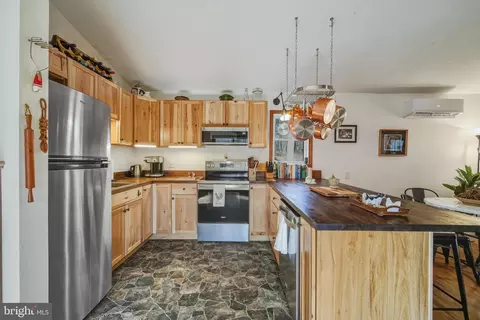 Kitchen - 151 Patrick Ln, Mount Jackson, VA 22842 photo 2 of 5