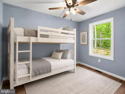 Bedroom - 5 Pin Oak Ln, Basye, VA 22810 photo 4 of 6
