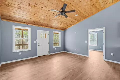 Living - 5 Pin Oak Ln, Basye, VA 22810 photo 1 of 2