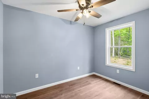 Bedroom - 5 Pin Oak Ln, Basye, VA 22810 photo 3 of 6
