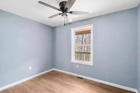 Bedroom - 5 Pin Oak Ln, Basye, VA 22810 photo 2 of 3