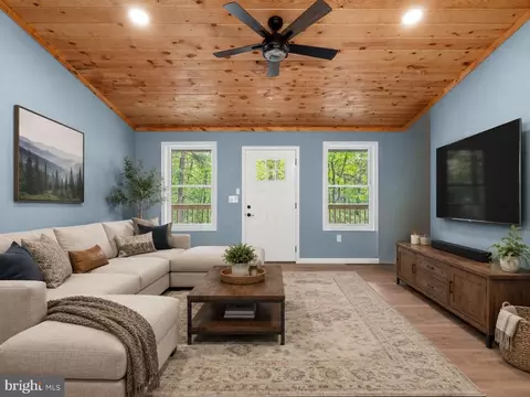 Living - 5 Pin Oak Ln, Basye, VA 22810 photo 2 of 2