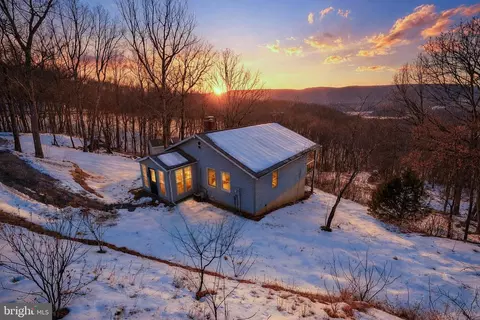 99 Laurel Ln, Fort Valley, VA 22652