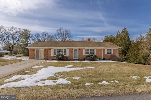 623 W Spring St, Woodstock, VA 22664