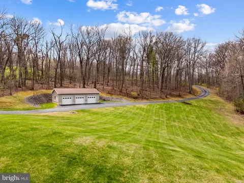 Exterior - 1029 Fleming Park Rd, Mount Jackson, VA 22842 photo 7 of 8