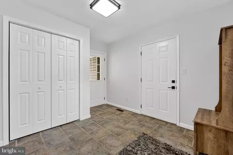 Entry Way - 1029 Fleming Park Rd, Mount Jackson, VA 22842 photo 2 of 2