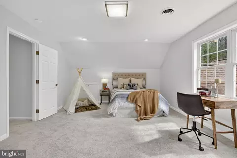 Bedroom - 1029 Fleming Park Rd, Mount Jackson, VA 22842 photo 2 of 2