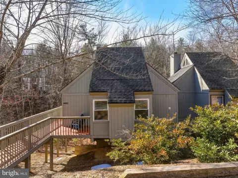 Exterior - 331 King # A, Basye, VA 22810 photo 3 of 7