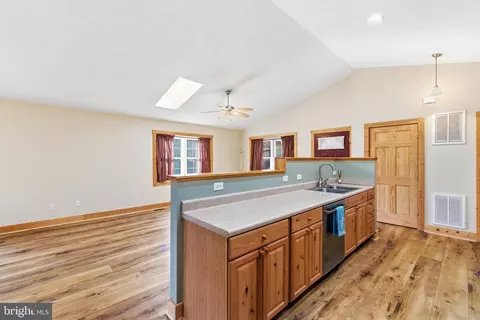 86 Maple Ave, Mount Jackson, VA 22842 photo 7