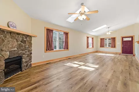 86 Maple Ave, Mount Jackson, VA 22842 photo 9