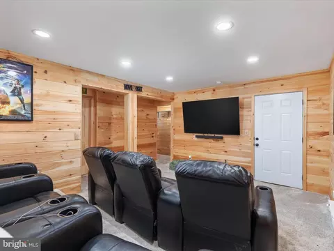 Entry Way - 193 Ash Ln, Mount Jackson, VA 22842 photo 3 of 3