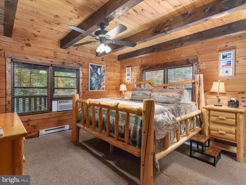 Bedroom - 193 Ash Ln, Mount Jackson, VA 22842 photo 6 of 12