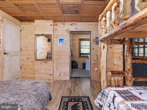 Bedroom - 193 Ash Ln, Mount Jackson, VA 22842 photo 5 of 12