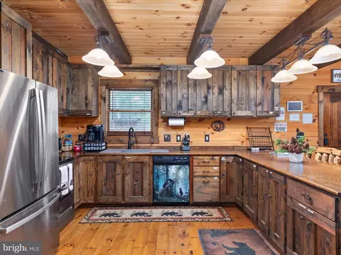 Kitchen - 193 Ash Ln, Mount Jackson, VA 22842 photo 2 of 2