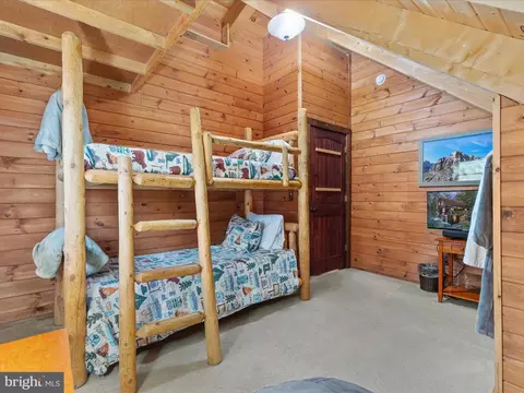 Bedroom - 193 Ash Ln, Mount Jackson, VA 22842 photo 2 of 12