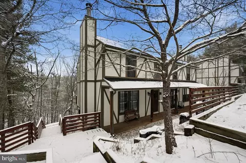 475 A King St A #13 A, Basye, VA 22810