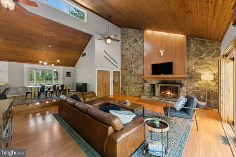 7545 Supinlick Ridge Rd, Mount Jackson, VA 22842