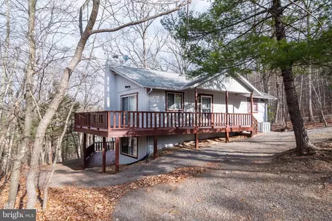 10 Lerner, Basye, VA 22810