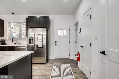 Entry Way - 1355 Greenview Dr, Basye, VA 22810 photo 4 of 10