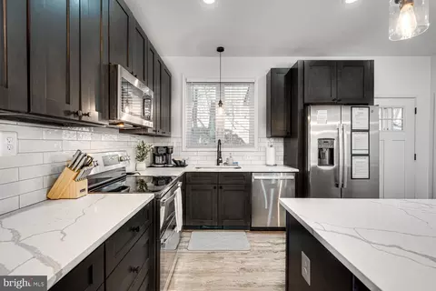 Kitchen - 1355 Greenview Dr, Basye, VA 22810 photo 6 of 10